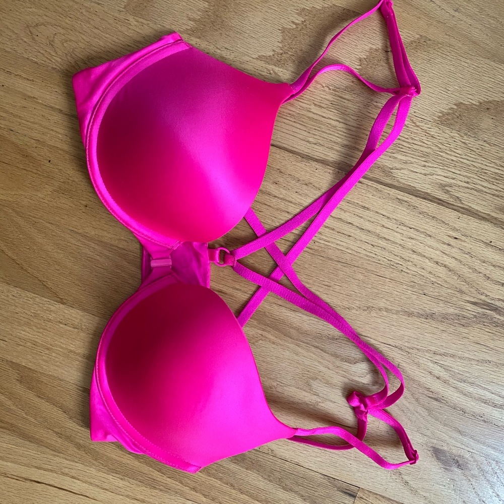 Victoria’s Secret very sexy push-up front close